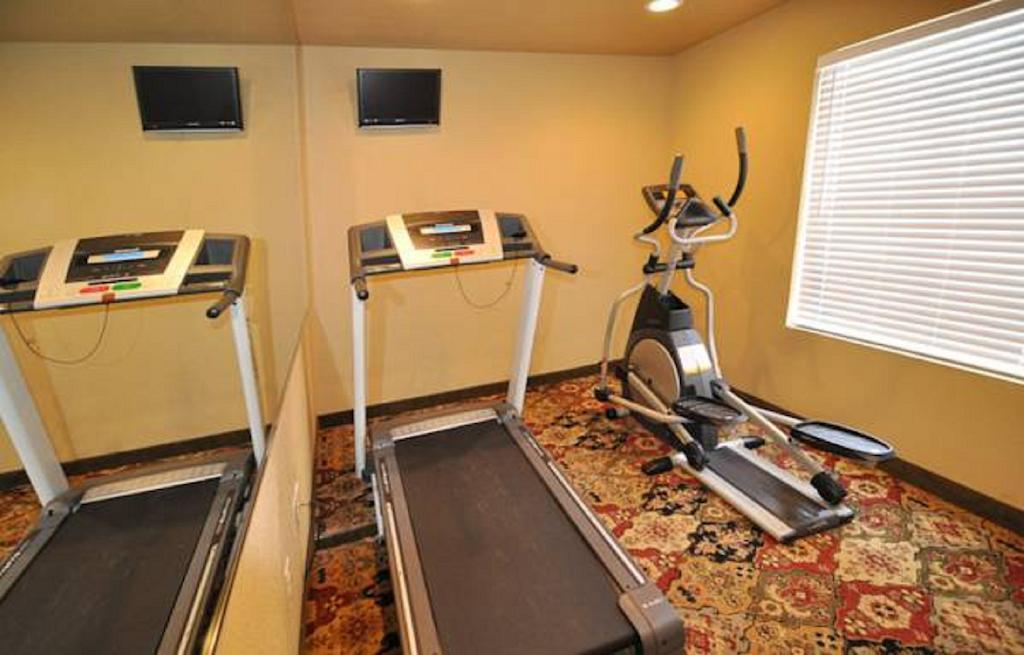 Econo Lodge Inn & Suites Greenbrier Exteriör bild