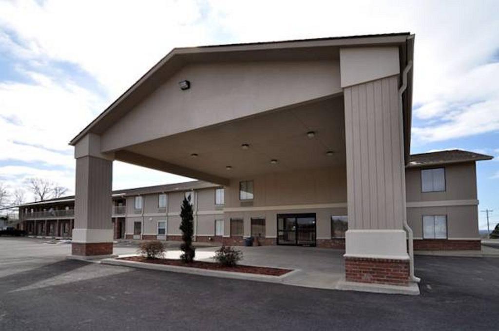 Econo Lodge Inn & Suites Greenbrier Exteriör bild