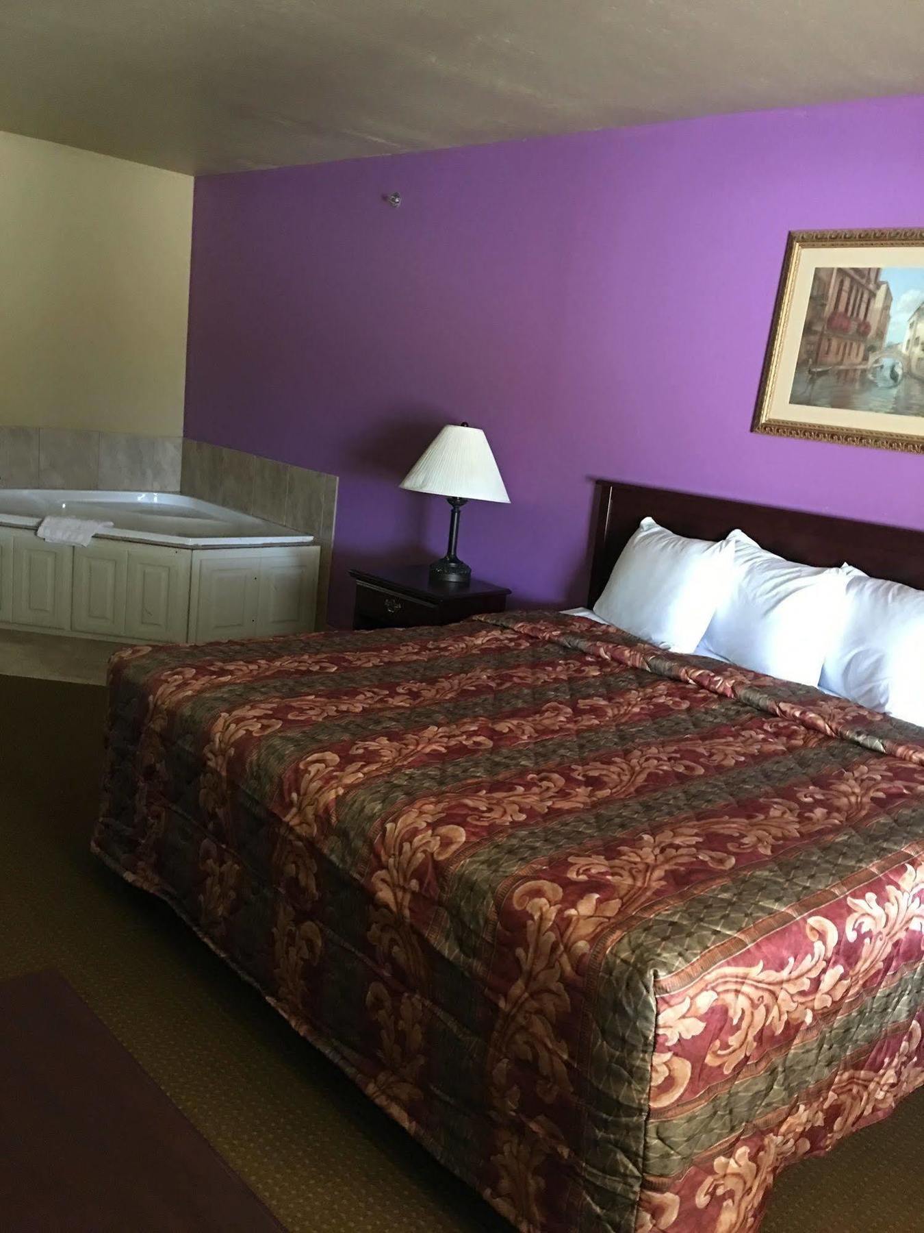 Econo Lodge Inn & Suites Greenbrier Exteriör bild